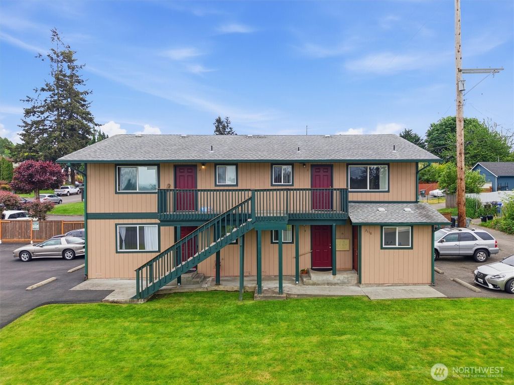 Photo of 3116 18th Street, Everett, WA 98201 (MLS # 2529127)