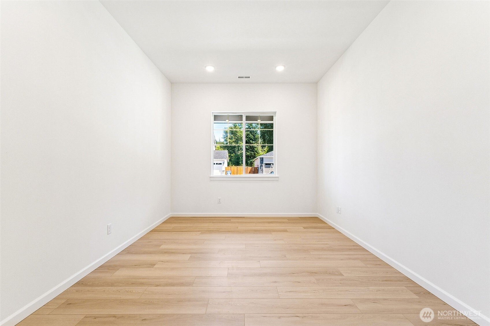 951 Rochelle Street 25