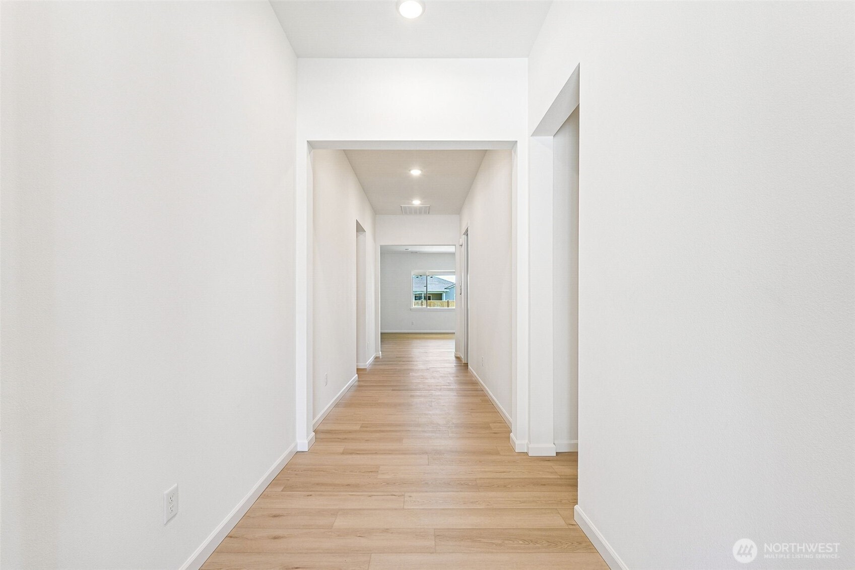 951 Rochelle Street 25