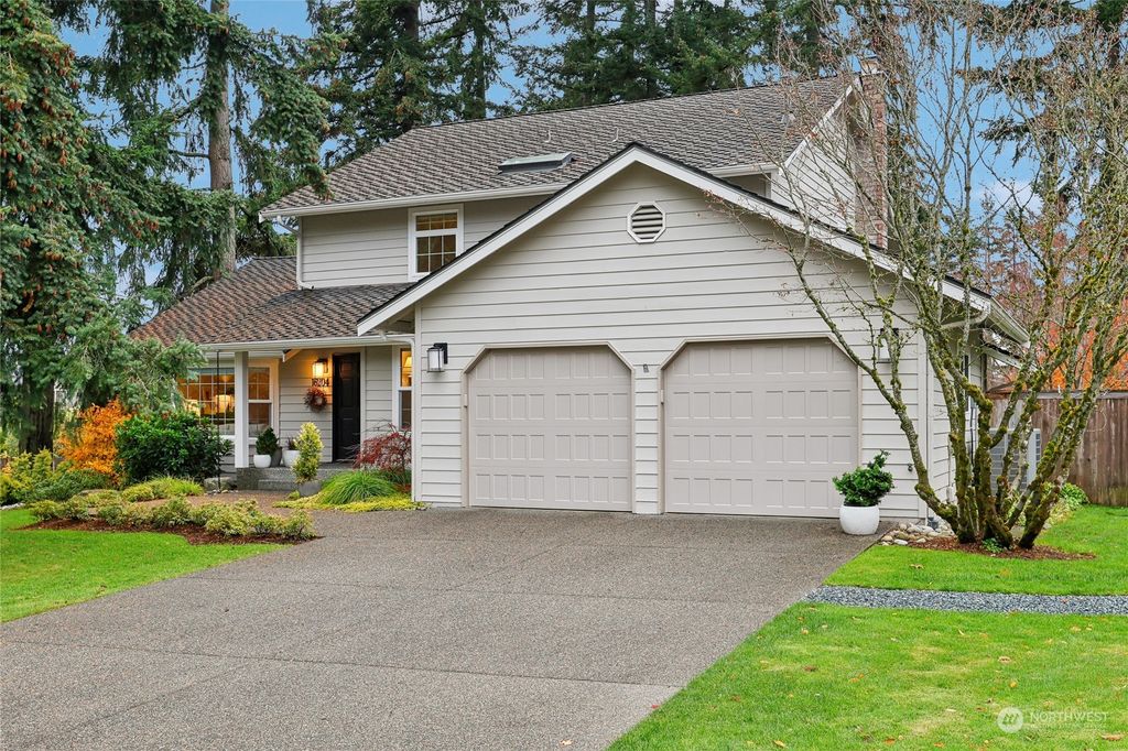 Photo of 16204 NE 113th Court, Redmond, WA 98052 (MLS # 2310487)