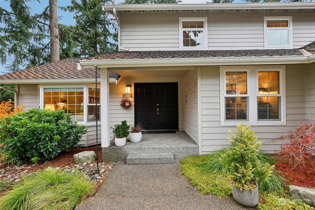 Photo of 16204 NE 113th Court, Redmond, WA 98052 (MLS # 2310487)