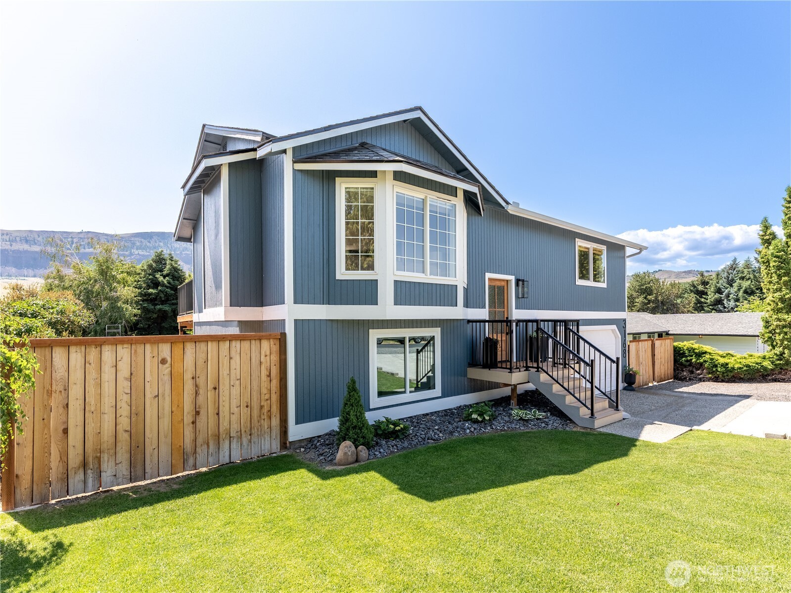 3168 Monterey Dr