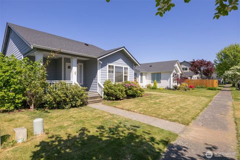 Photo of 1225 Ash Street, Lynden, WA 98264 (MLS # 2519733)