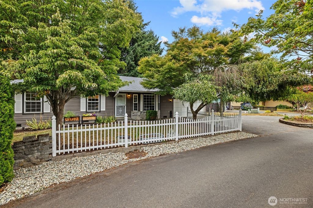 Photo of 6209 72nd Street NE, Marysville, WA 98270 (MLS # 2403945)