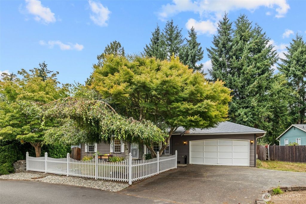 Photo of 6209 72nd Street NE, Marysville, WA 98270 (MLS # 2403945)