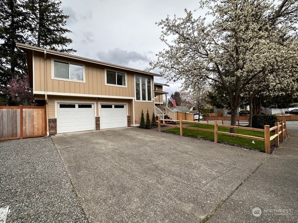 Photo of 25924 186th Place SE, Covington, WA 98042 (MLS # 2057734)