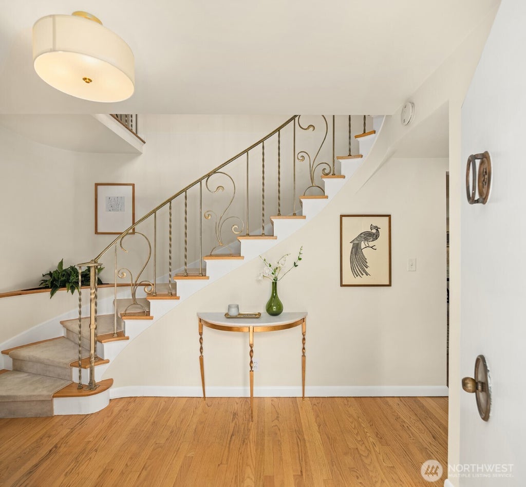 Photo of 1512 Arboretum Place E, Seattle, WA 98112 (MLS # 2591280)