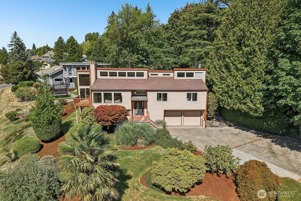 Photo of 13604 SE 1st Street, Bellevue, WA 98005 (MLS # 2561545)