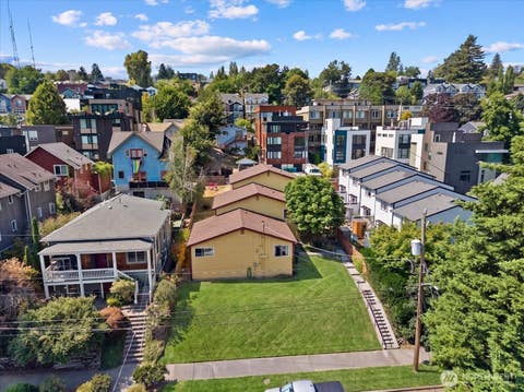 Photo of 125 27th Avenue E, Seattle, WA 98112 (MLS # 2571873)