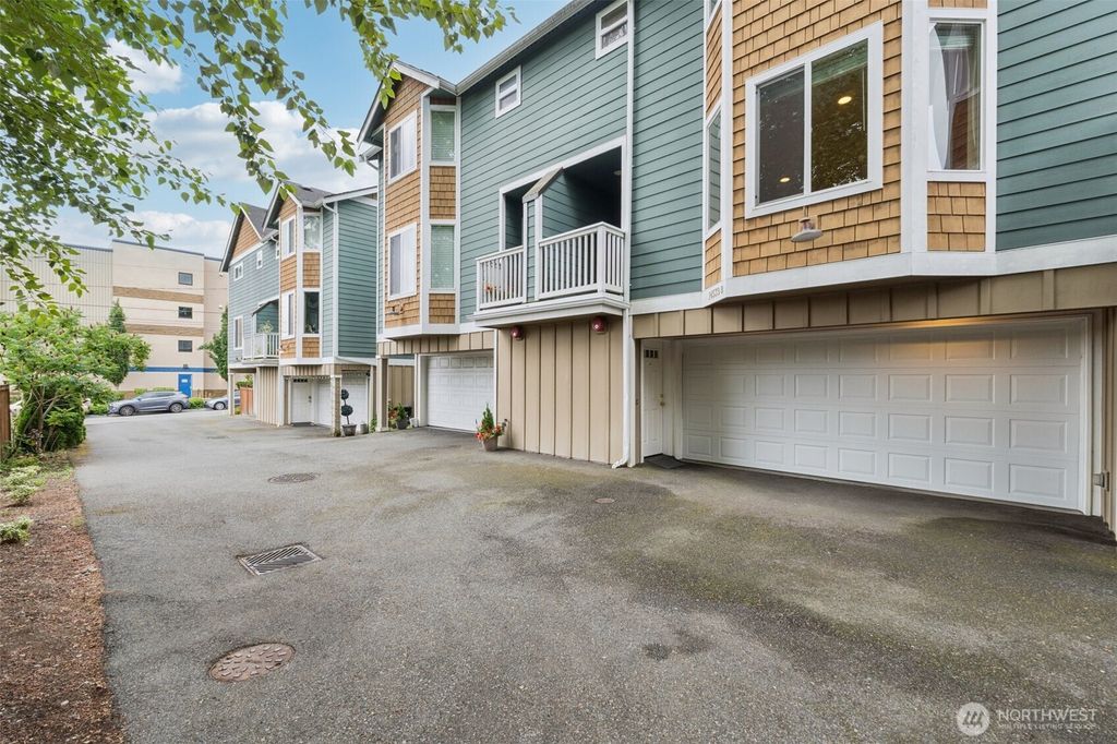 Photo of 14539 32 Avenue NE #B, Shoreline, WA 98155 (MLS # 2400981)