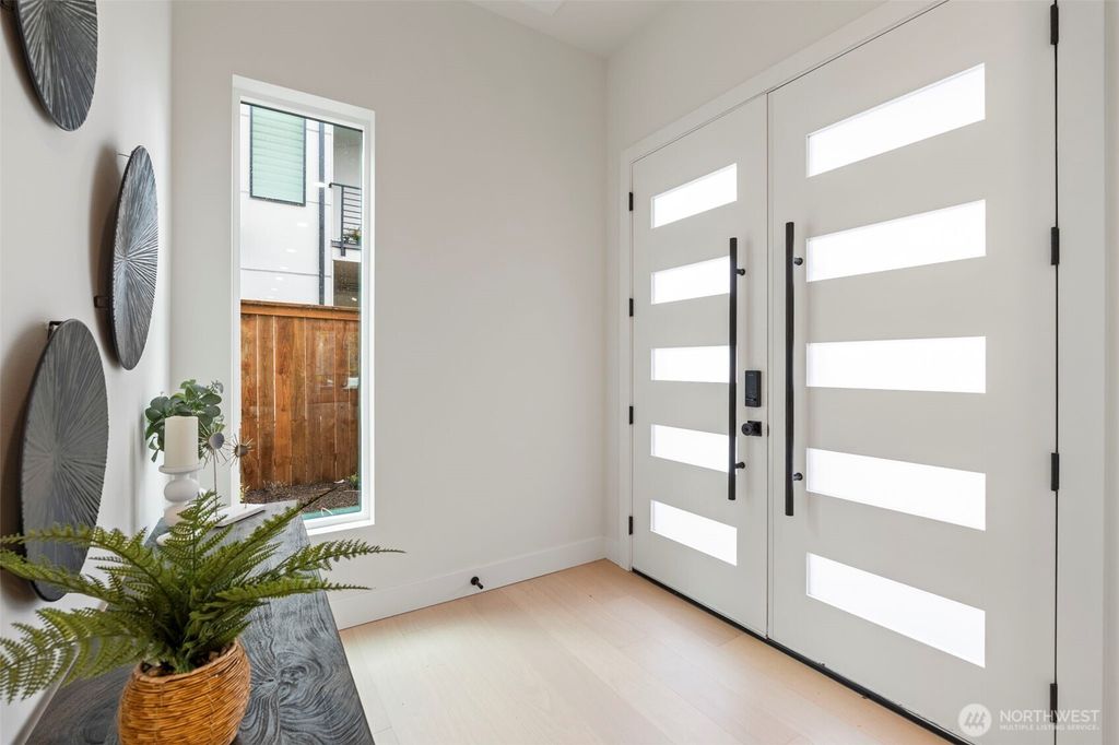 Photo of 24257 SE 26th Place, Sammamish, WA 98075 (MLS # 2508311)