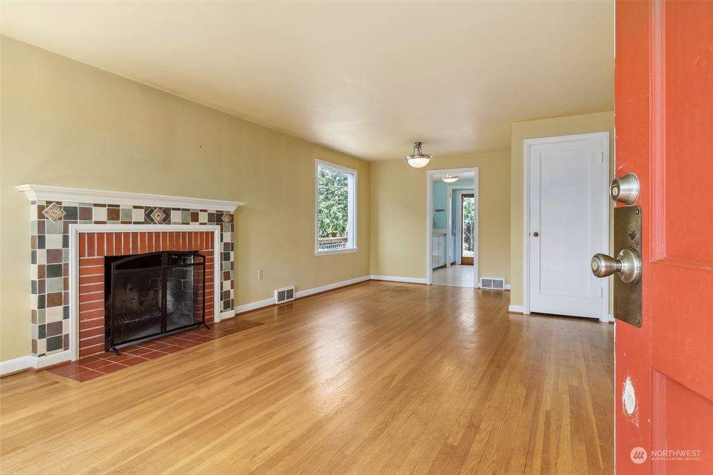 Photo of 330 NW 76th Street, Seattle, WA 98117 (MLS # 2243849)