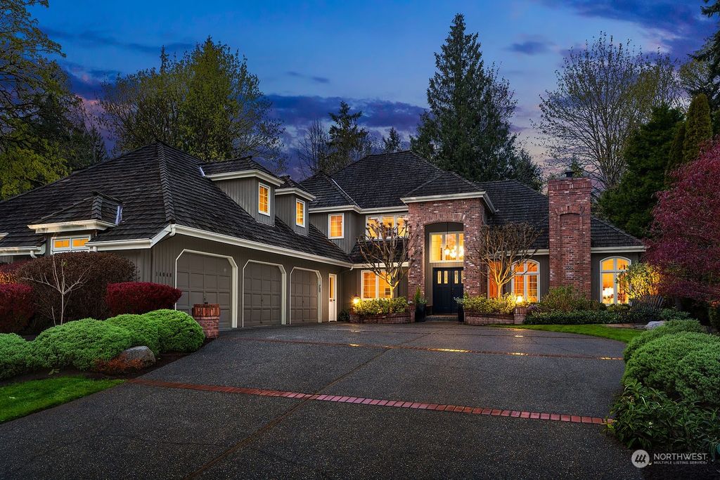 Photo of 14048 NE 27th Street, Bellevue, WA 98007 (MLS # 2220929)