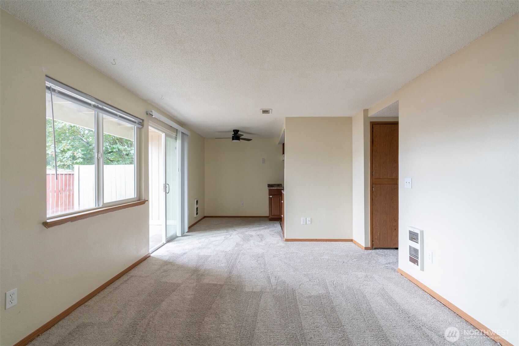 5607 76th Street W