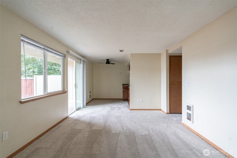 5607 76th Street W