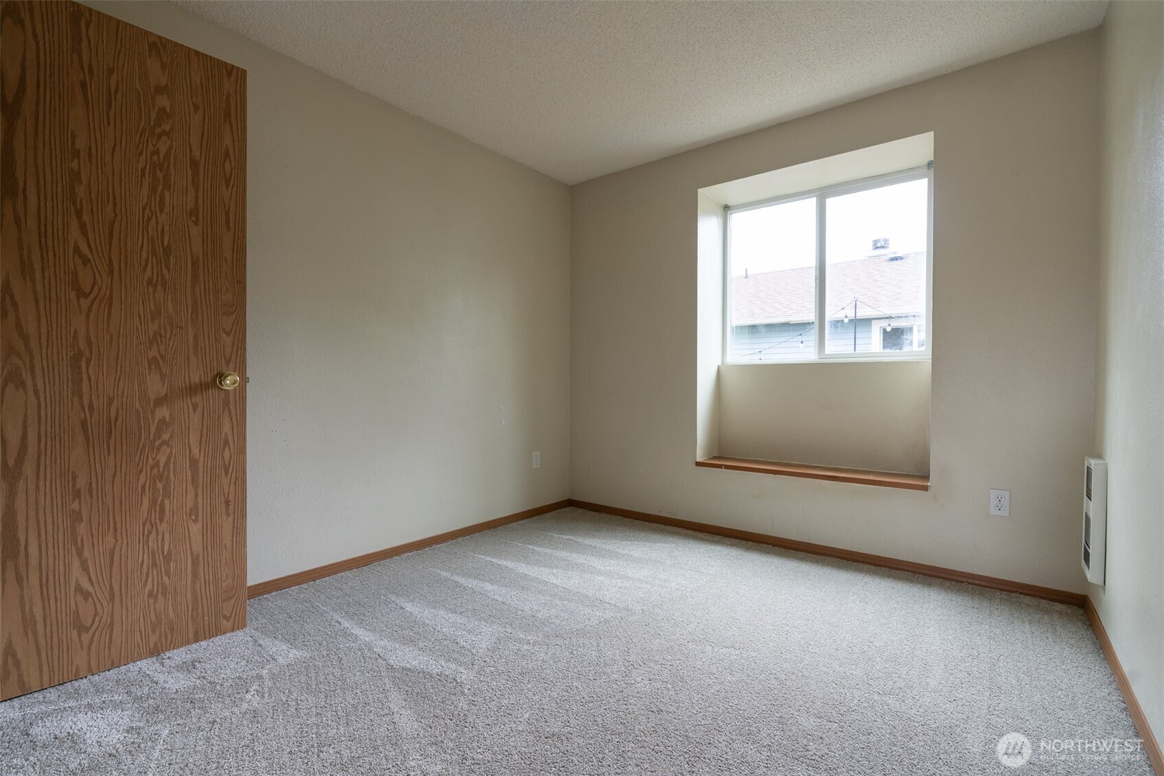 5607 76th Street W