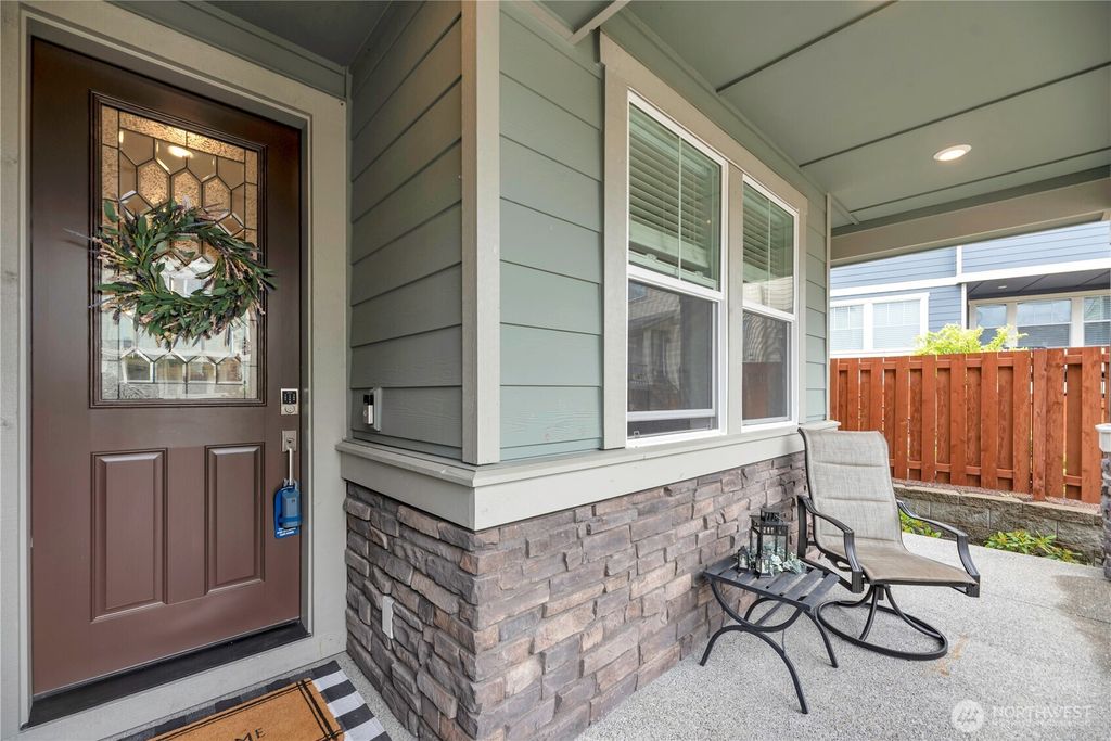 Photo of 1703 14th Place NE, Issaquah, WA 98029 (MLS # 2524123)