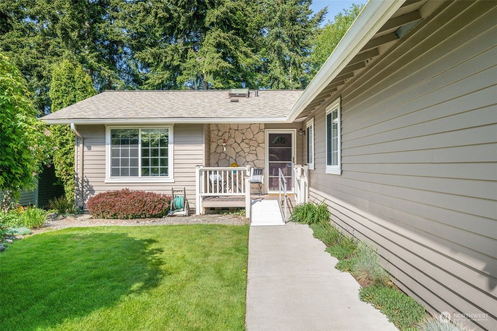 Photo of 24601 13th Avenue S, Des Moines, WA 98198 (MLS # 2233788)