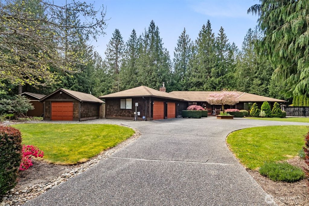 Photo of 24131 SE 225th Street, Maple Valley, WA 98038 (MLS # 2395418)