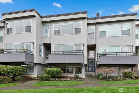Photo of 10128 NE 63rd Street, Kirkland, WA 98033 (MLS # 2524880)