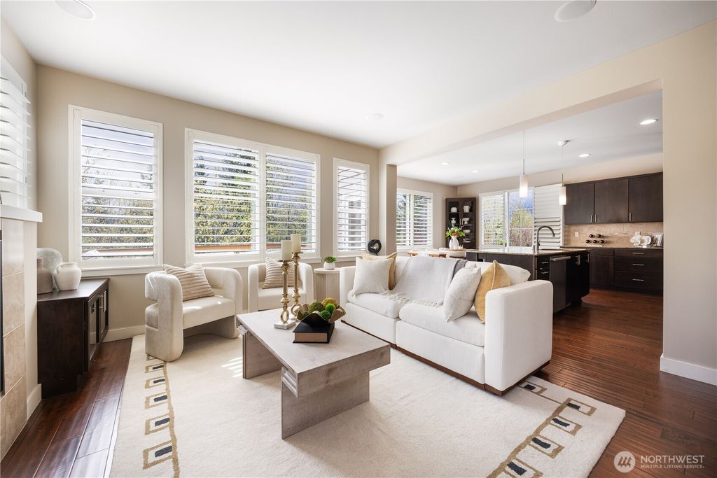 Photo of 801 3rd Place NE, Issaquah, WA 98029 (MLS # 2509421)