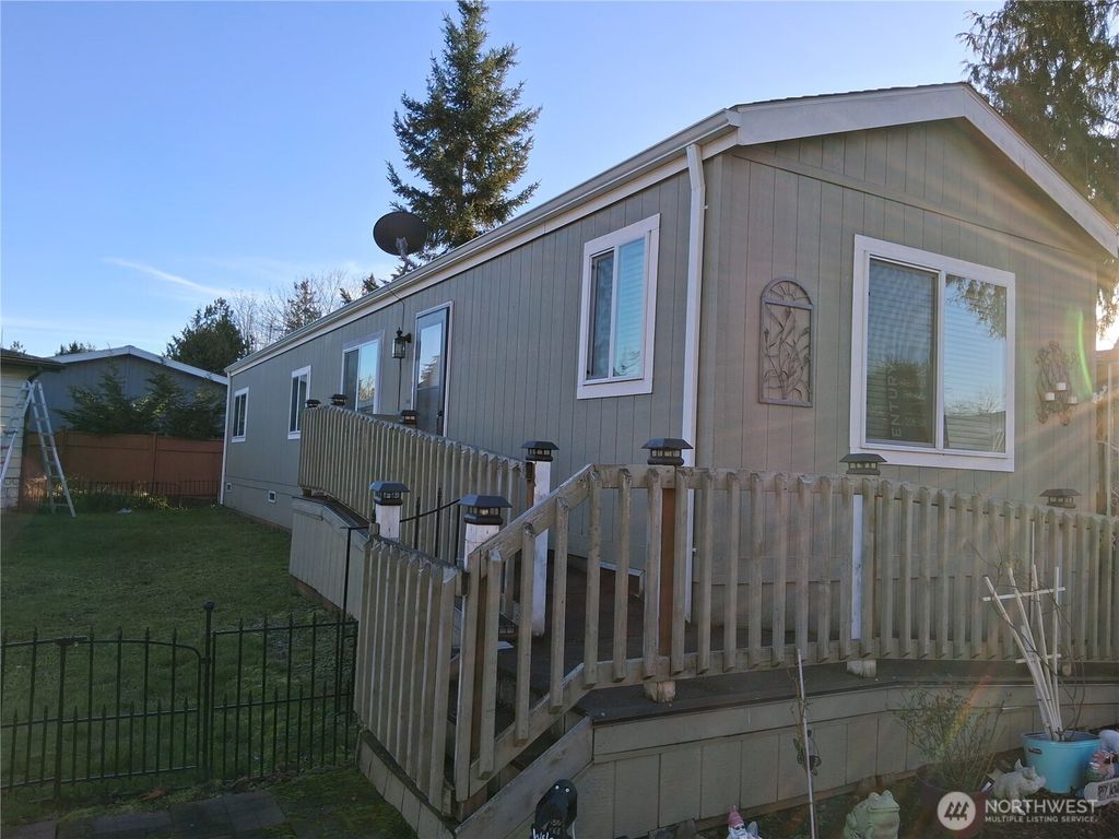 Photo of 815 124th Street SW #90, Everett, WA 98204 (MLS # 2464687)