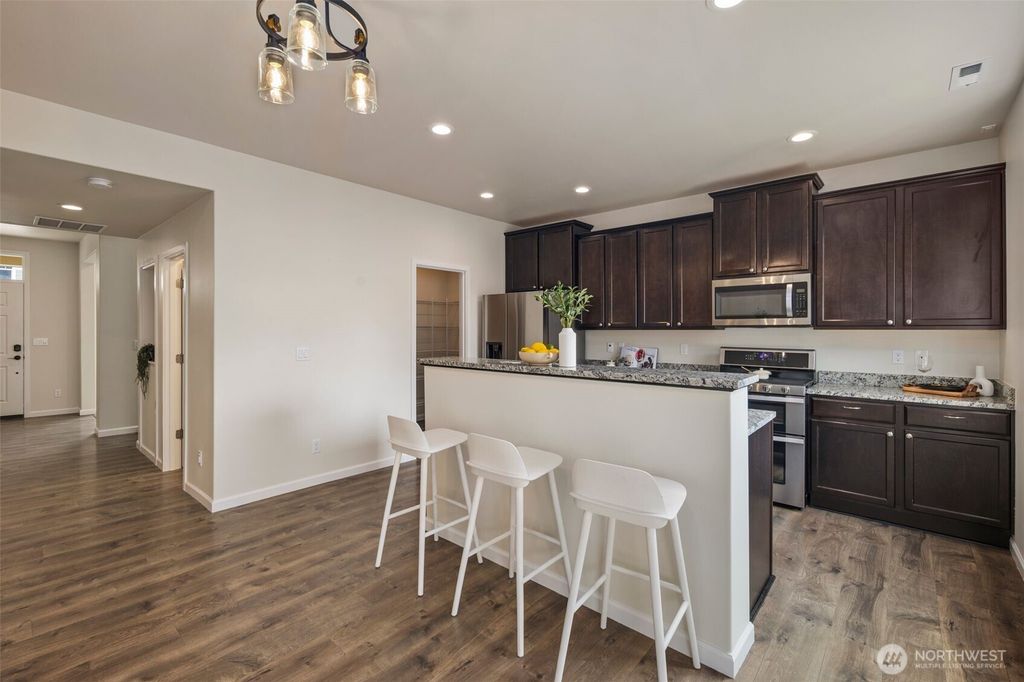 listing image 9361830891847633084