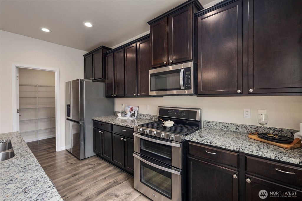 listing image 9362853953650074803