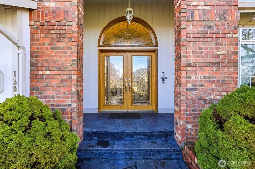 Photo of 13945 SE 159th Place, Renton, WA 98058 (MLS # 2493228)