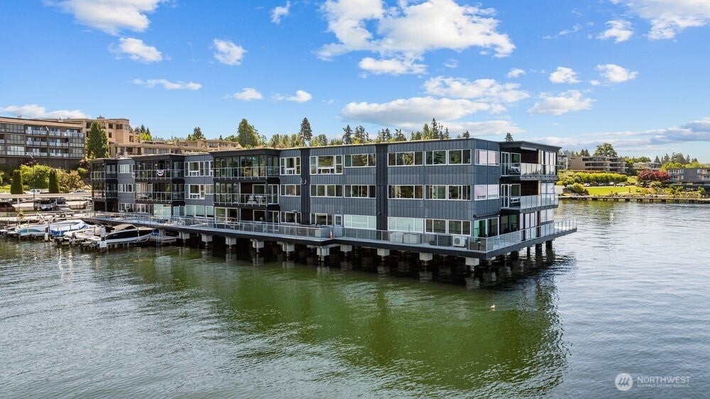 Photo of 515 Lake Street S #205, Kirkland, WA 98033 (MLS # 2574394)