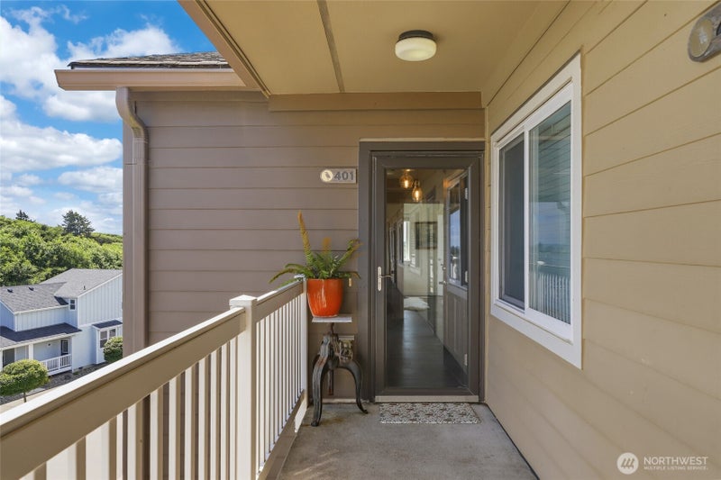 262 Oyhut Bay Boulevard SW 401
