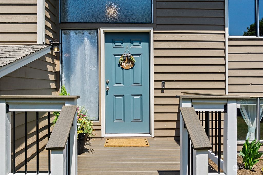 Photo of 10046 NE 204th Street, Bothell, WA 98011 (MLS # 2101733)