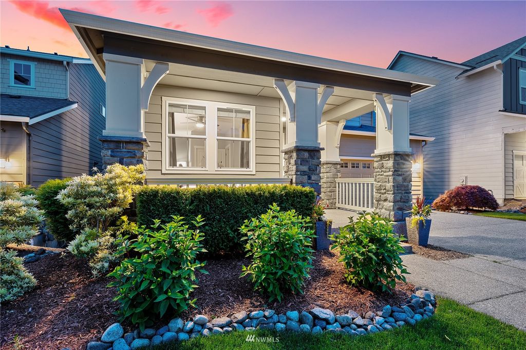 Photo of 9103 Satterlee Avenue SE, Snoqualmie, WA 98065 (MLS # 1957542)