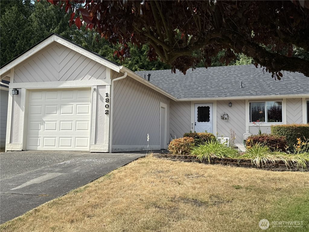 Photo of 1802 SW 307th Street, Federal Way, WA 98023 (MLS # 2412815)