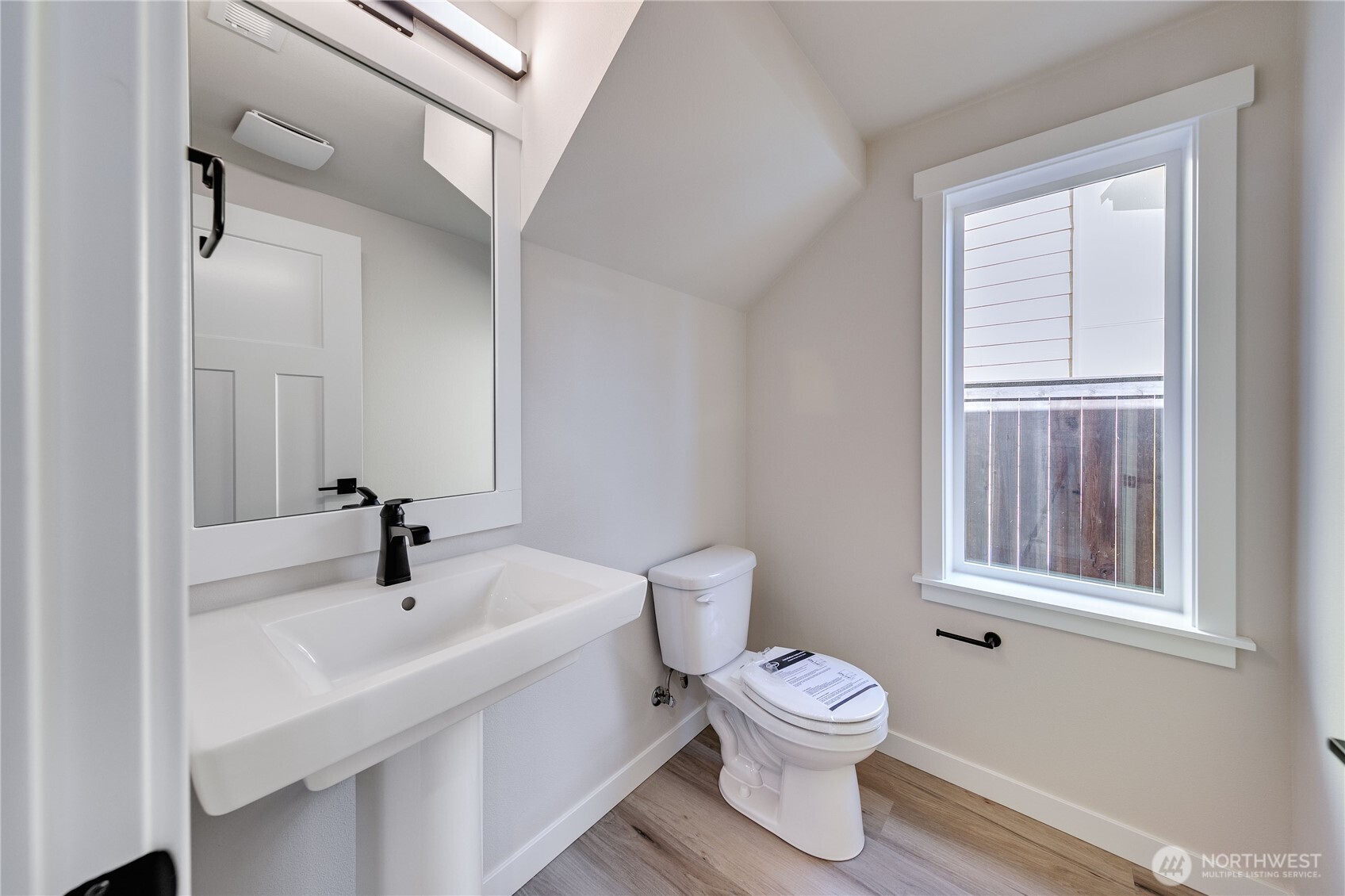 5085 NW Cedarside Loop