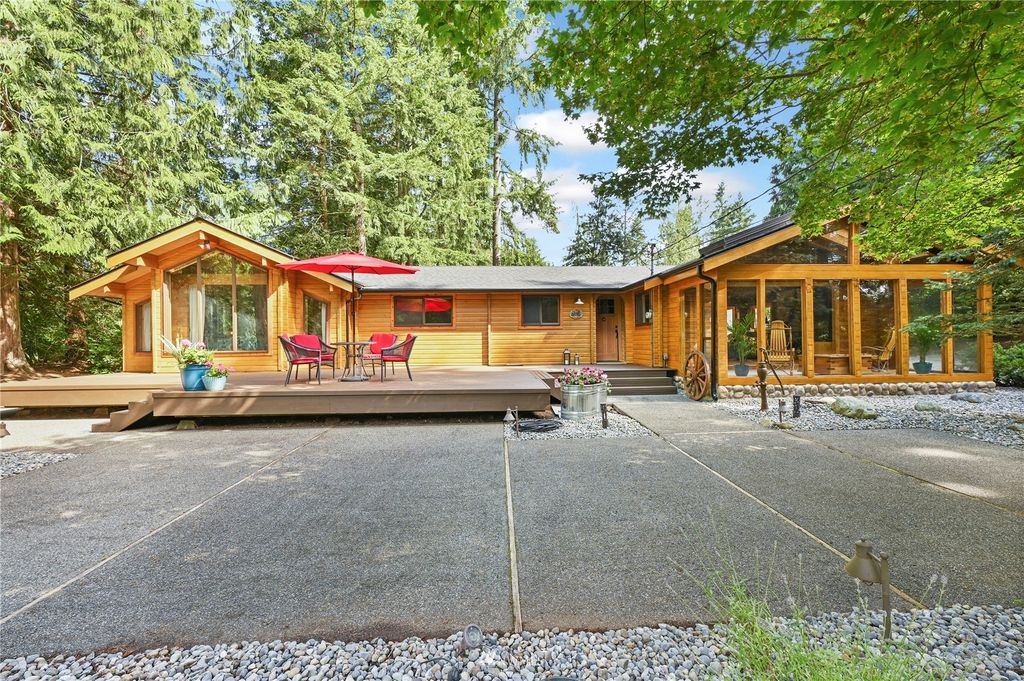 Photo of 26624 SE 224th Street, Maple Valley, WA 98038 (MLS # 1962636)