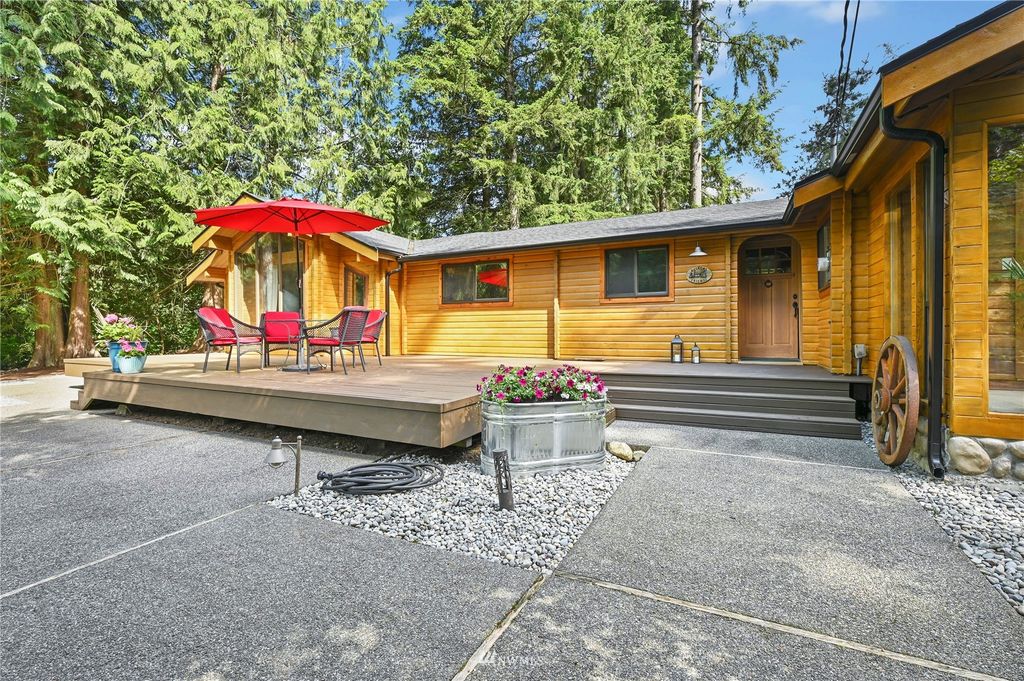 Photo of 26624 SE 224th Street, Maple Valley, WA 98038 (MLS # 1962636)