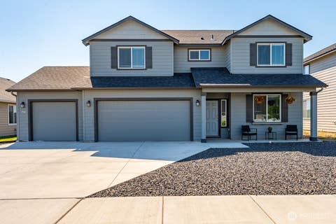 Photo of 714 N Doumit Drive, Moses Lake, WA 98837 (MLS # 2557543)