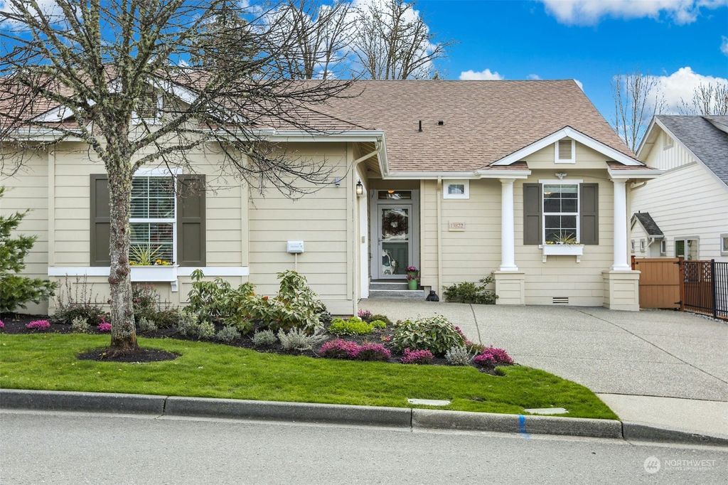 Photo of 13822 231st Lane NE, Redmond, WA 98053 (MLS # 2054448)