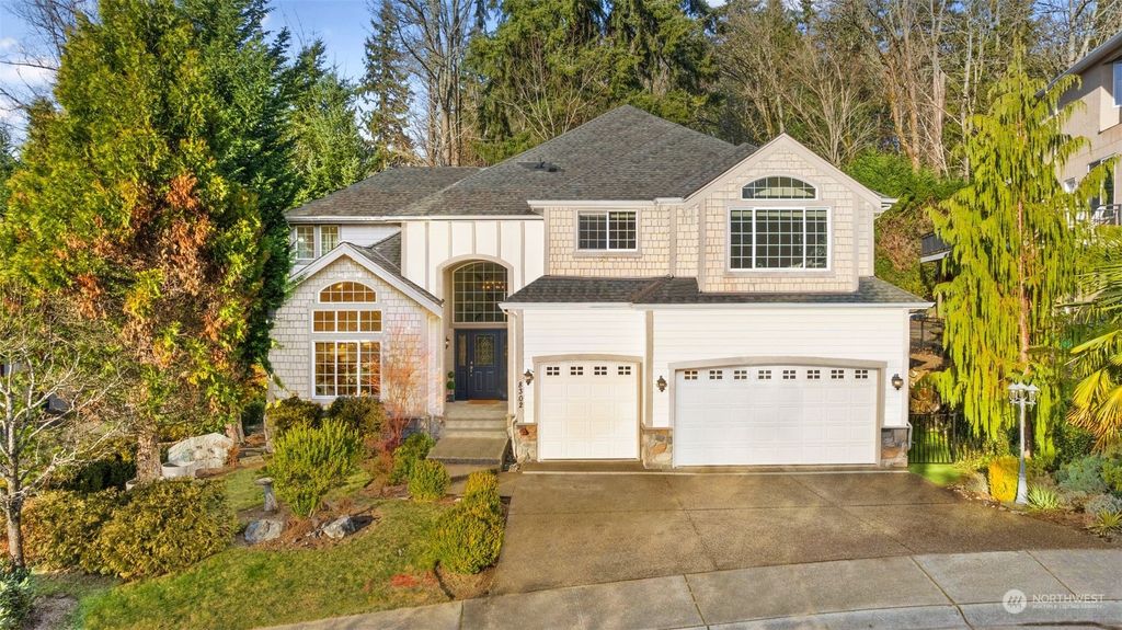 Photo of 8302 NE 187th Way, Kenmore, WA 98028 (MLS # 2191807)