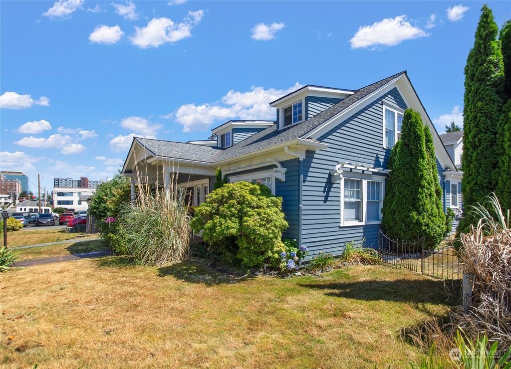 Photo of 1204 Wall Street, Everett, WA 98201 (MLS # 2308372)