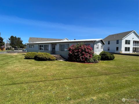 Photo of 1012 11th Street NE, Long Beach, WA 98631 (MLS # 2128574)