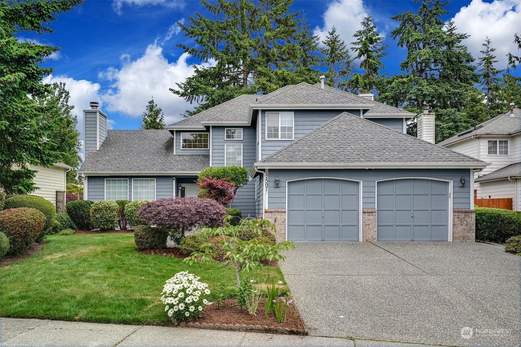Photo of 17507 53rd Place W, Lynnwood, WA 98037 (MLS # 2134382)