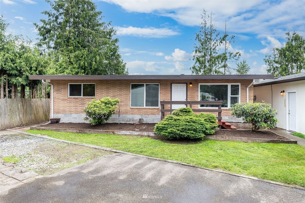 Photo of 312 4th Avenue N, Algona, WA 98001 (MLS # 1957538)