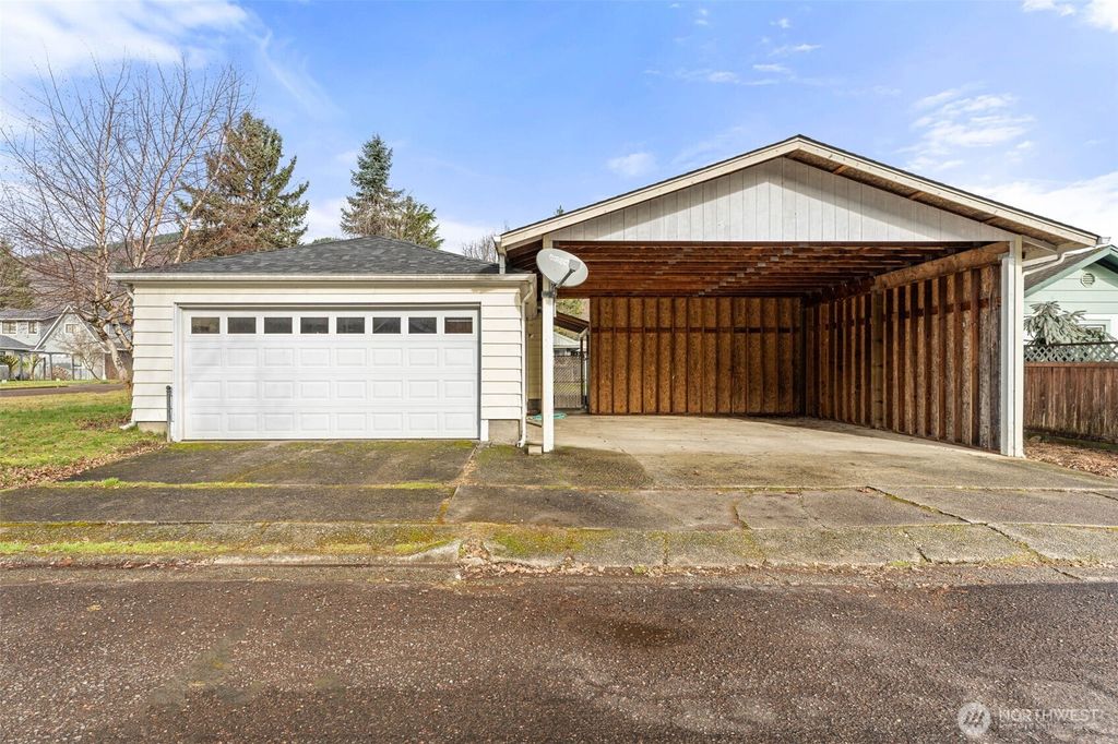 Photo of 189 4th Street, Morton, WA 98356 (MLS # 2475418)
