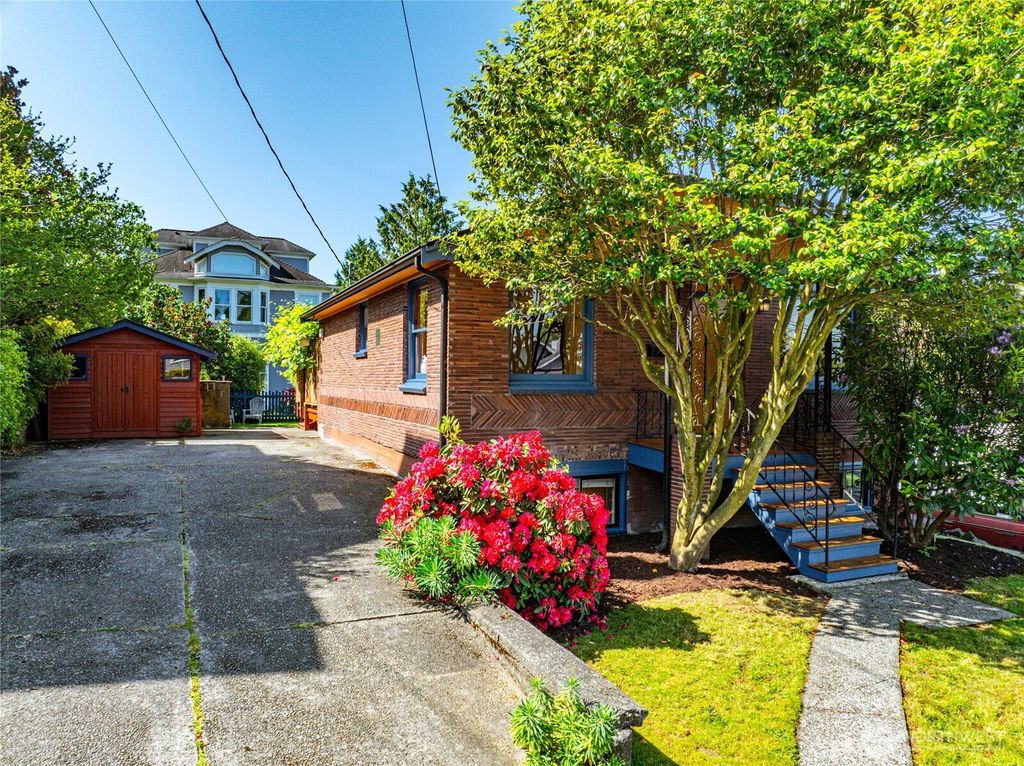Photo of 327 NW 52nd Street, Seattle, WA 98107 (MLS # 2385714)