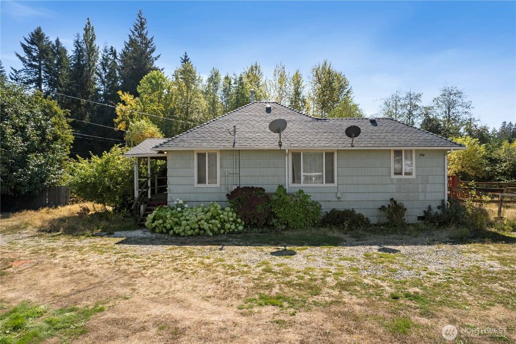 Photo of 14217 196th Avenue SE, Renton, WA 98059 (MLS # 2435297)