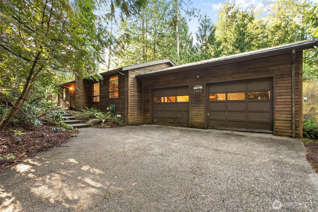 Photo of 1005 Geneva Street, Bellingham, WA 98229 (MLS # 2478554)