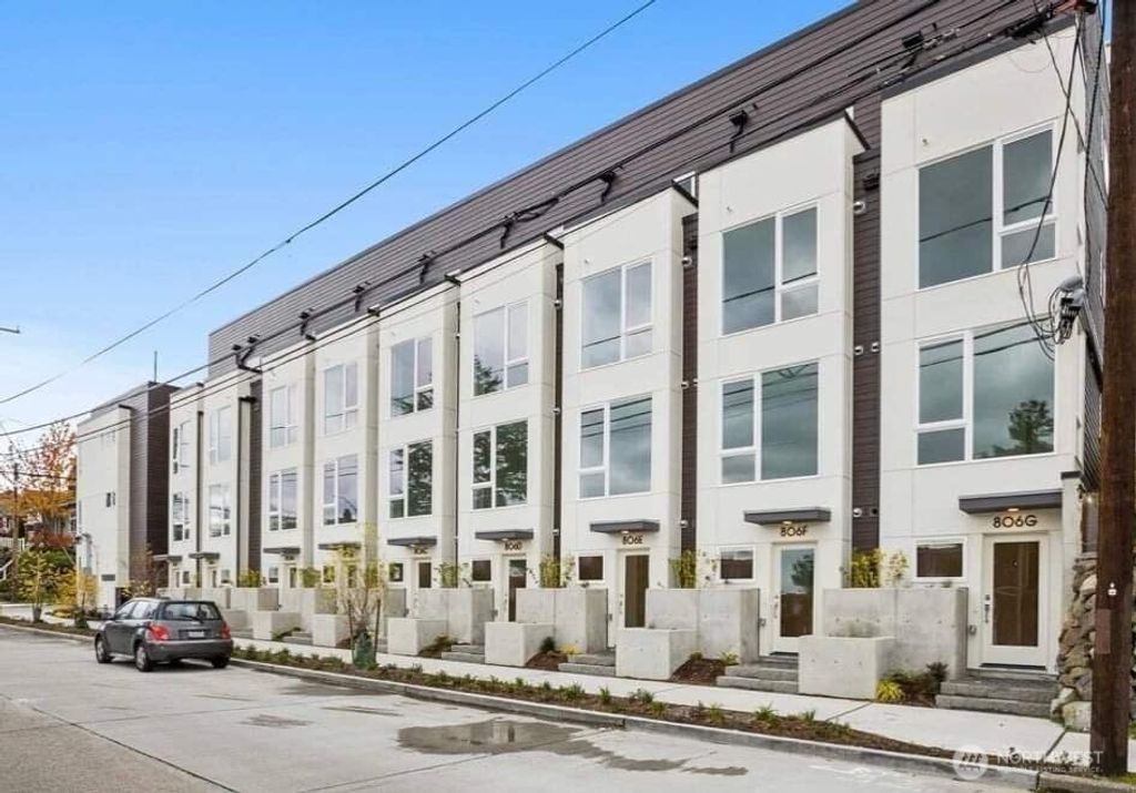Photo of 806 N 46th Street #B, Seattle, WA 98103 (MLS # 2334050)
