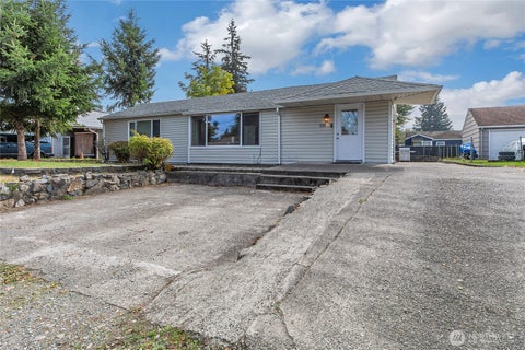 Photo of 906 116th Street S, Tacoma, WA 98444 (MLS # 2591373)